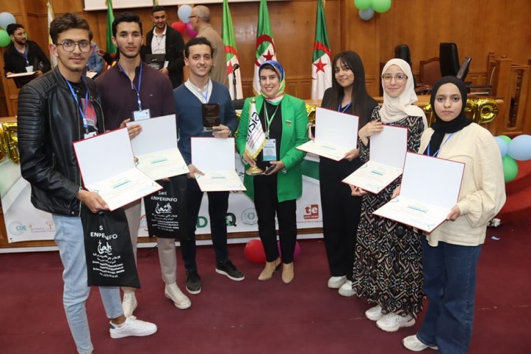 L’équipe de l’école d’IA remporte le hackathon SHESMES 2024