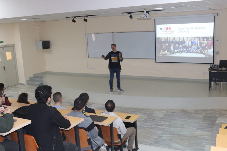 Des pixels aux planètes : Conférence d’un professeur slovène